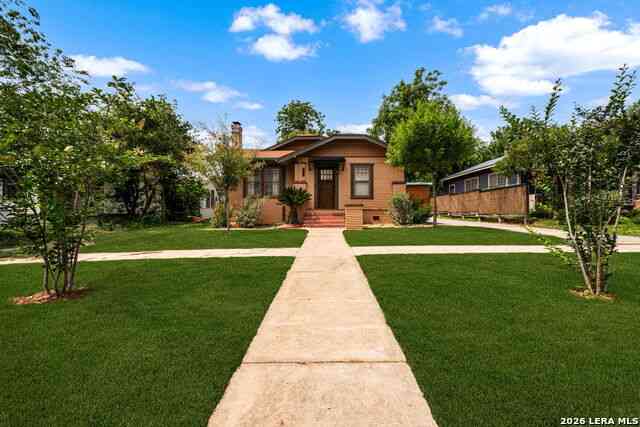 Homes For Sale - 623 W Mulberry Ave<br/> San Antonio, TX 78212