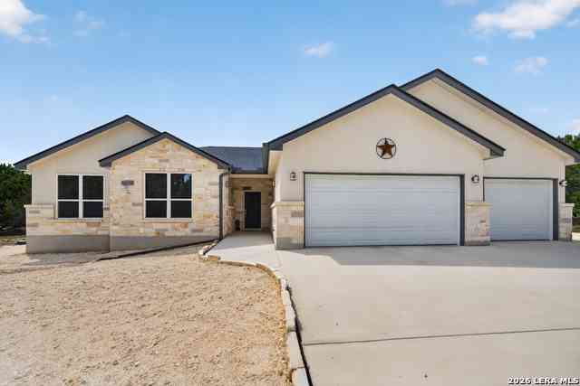 Homes For Sale - 258 Heinen Rd<br/> Bandera, TX 78003