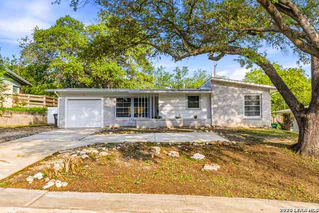 Homes For Sale - 122 Green Meadow Blvd<br/> San Antonio, TX 78213