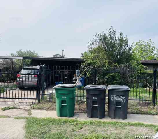 Homes For Sale - 227 Rock Valley Dr<br/> San Antonio, TX 78227