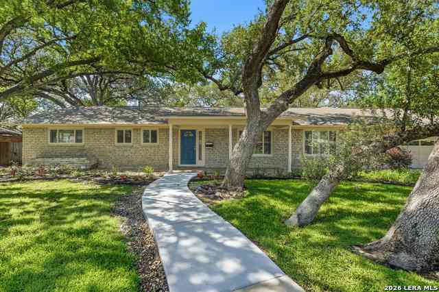 Homes For Sale - 334 Royal Oaks<br/> San Antonio, TX 78209