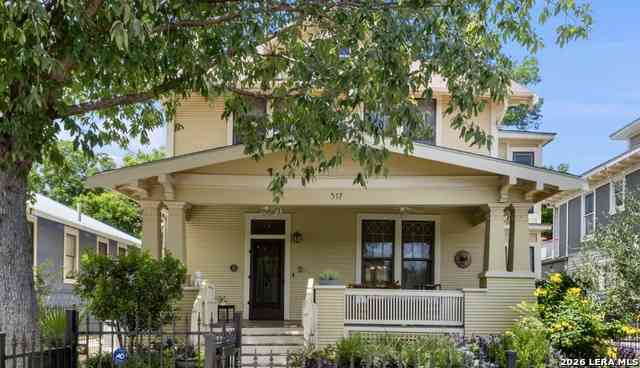 Homes For Sale - 517 E Park Ave<br/> San Antonio, TX 78212