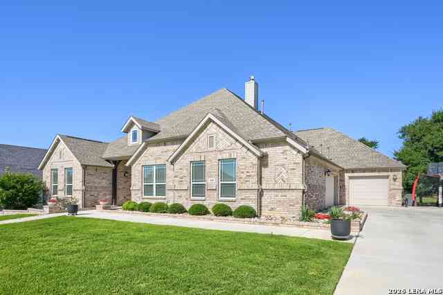 Homes For Sale - 208 Englewood Ln<br/> Castroville, TX 78009