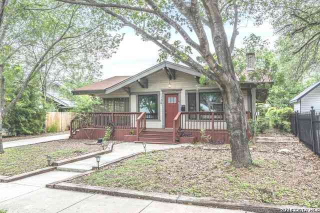 Homes For Sale - 1136 W Russell<br/> San Antonio, TX 78201