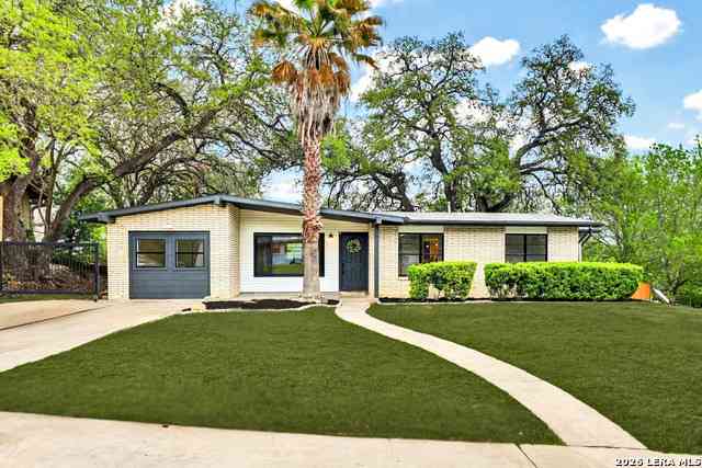 Homes For Sale - 227 W Glenview<br/> San Antonio, TX 78228