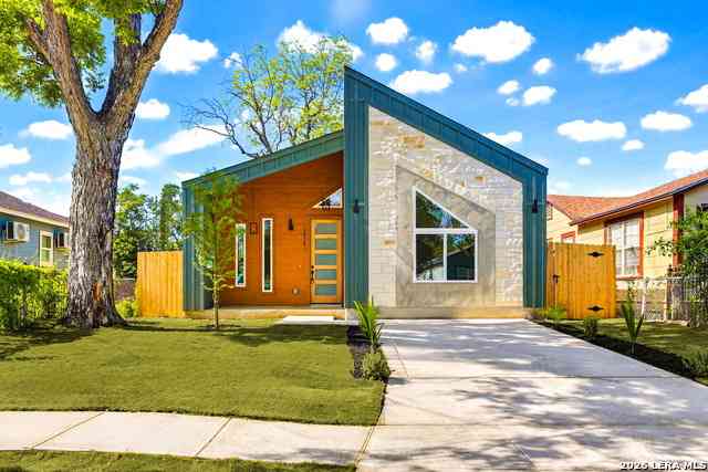 Homes For Sale - 1415 Lamar St<br/> San Antonio, TX 78202