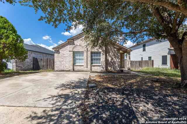 Homes For Sale - 6119 Lauras Farm<br/> San Antonio, TX 78244