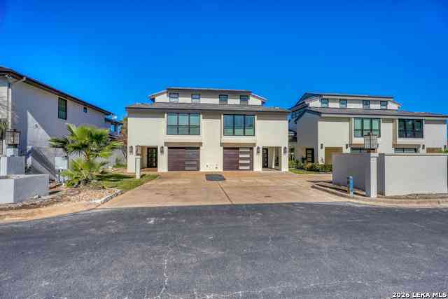 Townhouse For Sale - 528 Lighthouse Dr  # 6 #6<br/> Horseshoe Bay, TX 78657