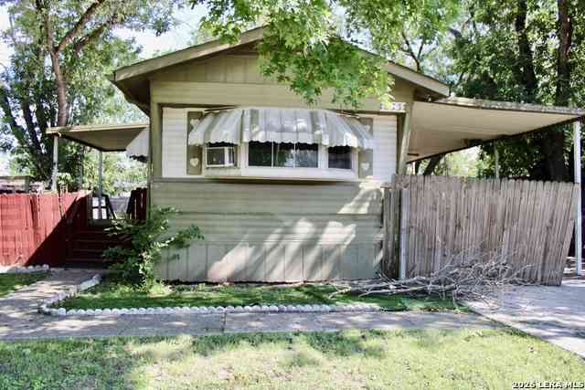 Mobile Home For Sale - 233 Melody Ln<br/> Comal County, New Braunfels, TX 78130