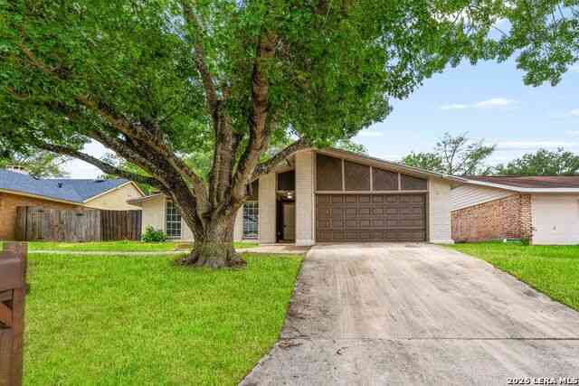 Homes For Sale - 5001 Wedgewood Dr<br/> Schertz, TX 78108