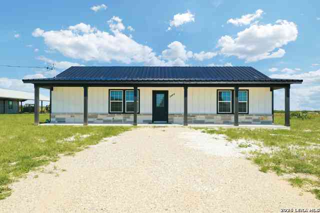 Homes For Sale - 2484 County Road 120<br/> Wilson County, Floresville, TX 78114
