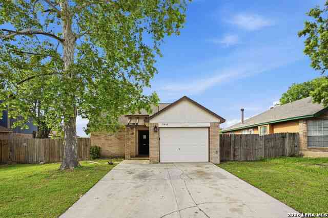 Homes For Sale - 11426 Long Trl<br/> San Antonio, TX 78245