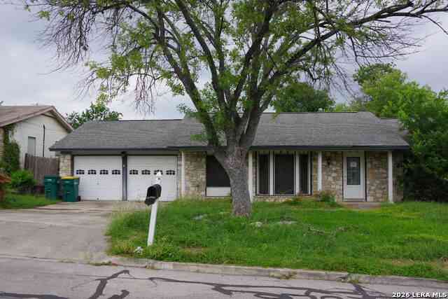 Homes For Sale - 7405 Leading Oaks<br/> Live Oak, TX 78233
