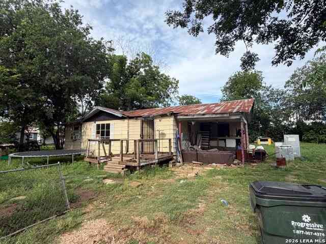 Homes For Sale - 1326 Aldama St<br/> Seguin, TX 78155