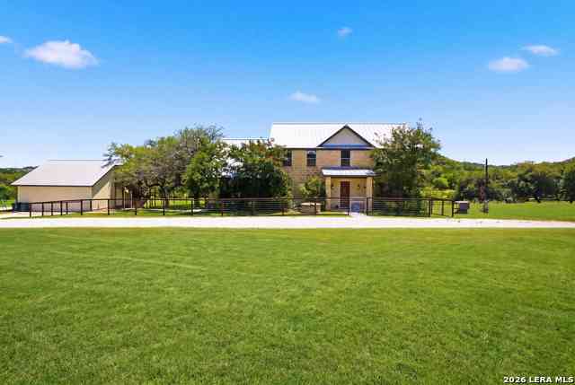 Homes For Sale - 8 Walnut Grove Rd<br/> Boerne, TX 78006