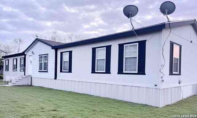 Mobile Home For Sale - 202 S 10th St<br/> Christine, TX 78012