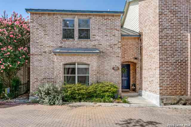Townhouse For Sale - 142 Oakwell Farms Pkwy #142<br/> Bexar County, San Antonio, TX 78218