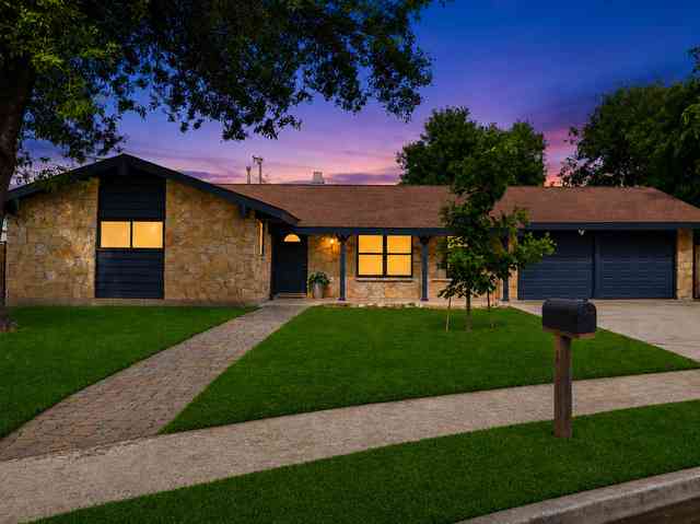 Homes For Sale - 9311 Contessa Dr<br/> San Antonio, TX 78216