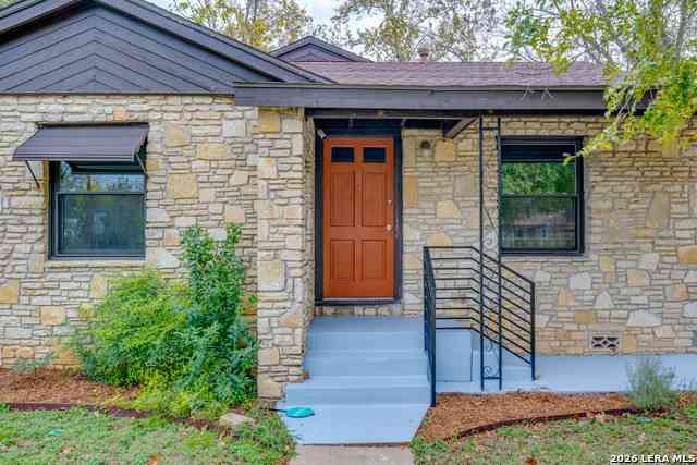 Homes For Sale - 806 Barbara<br/> San Marcos, TX 78666