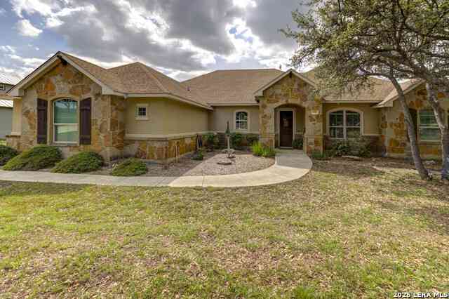 Homes For Sale - 907 Shady Hollow<br/> New Braunfels, TX 78132