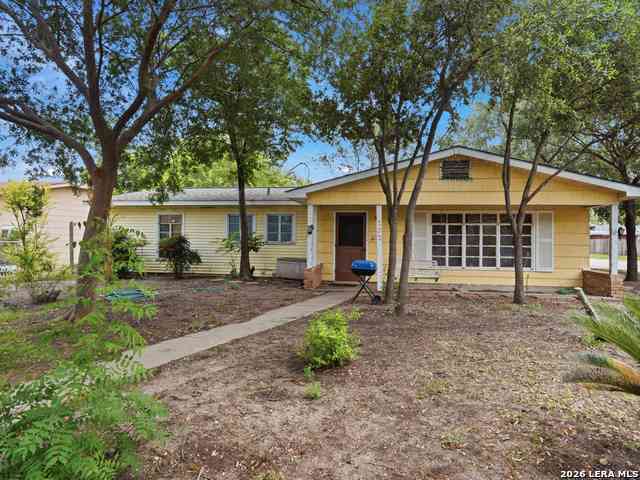 Homes For Sale - 202 Cresham Dr<br/> San Antonio, TX 78218