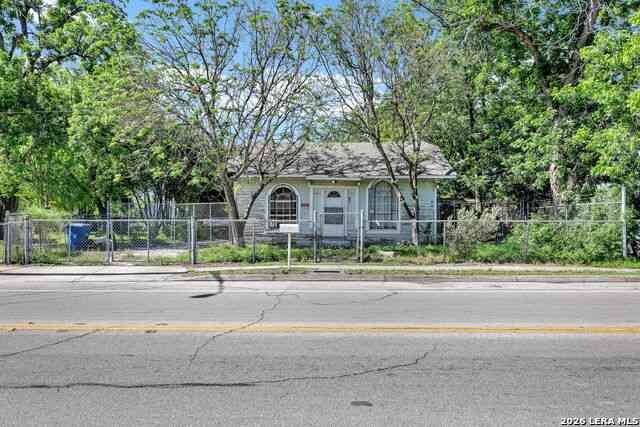 Homes For Sale - 1346 Kirk Pl<br/> San Antonio, TX 78226