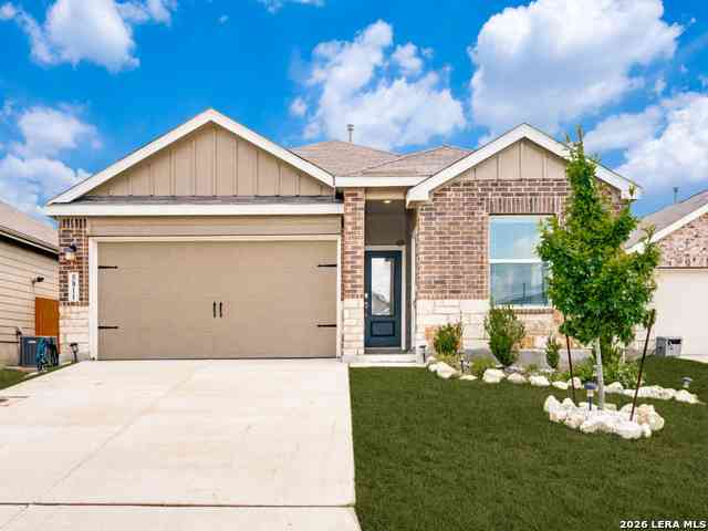 Homes For Sale - 5811 Dalliance Ct<br/> Bulverde, TX 78163