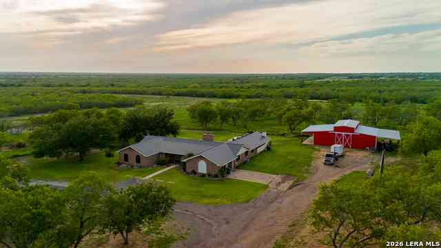 Homes For Sale - 580 Fm 1332<br/> Jourdanton, TX 78026