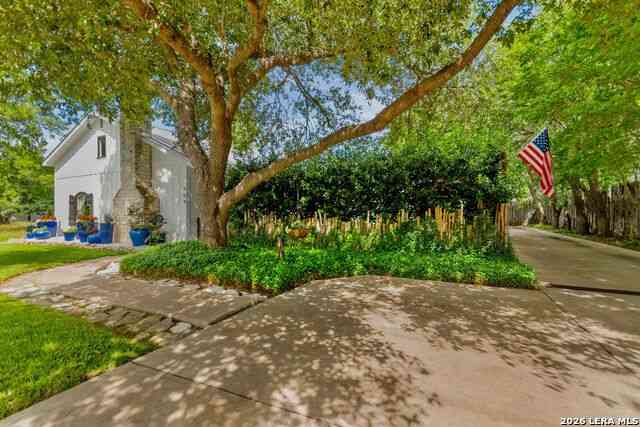 Homes For Sale - 904 N Lincoln St<br/> Fredericksburg, TX 78624