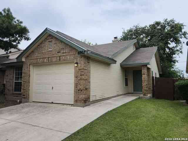 Townhouse For Sale - 6907 Bluegrass Run<br/> San Antonio, TX 78240