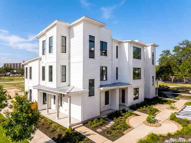 Townhouse For Sale - 414 Santa Clara Pl #BLDG. 2<br/> San Antonio, TX 78210