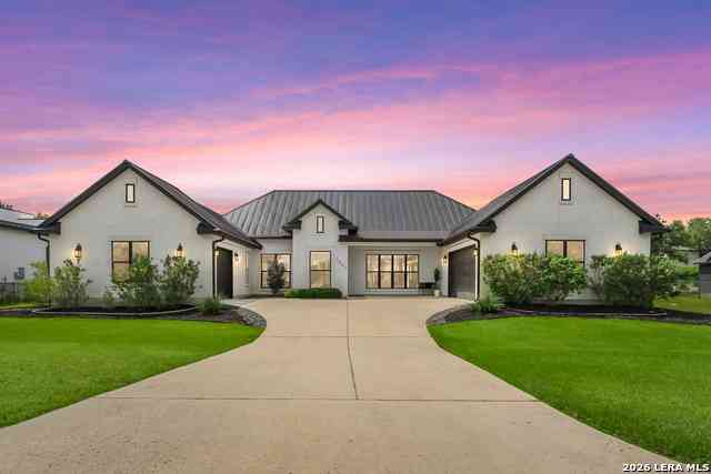 Homes For Sale - 9843 Midsomer Place<br/> San Antonio, TX 78255