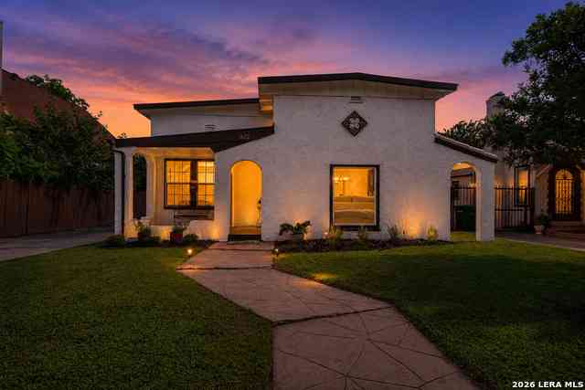 Homes For Sale - 1822 W Magnolia<br/> San Antonio, TX 78201