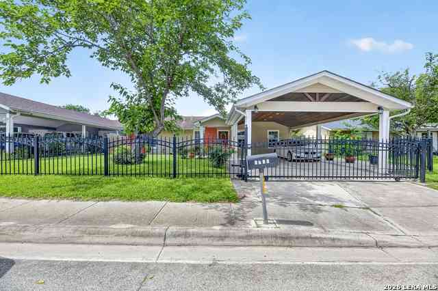 Homes For Sale - 7318 Glen Cross<br/> San Antonio, TX 78239