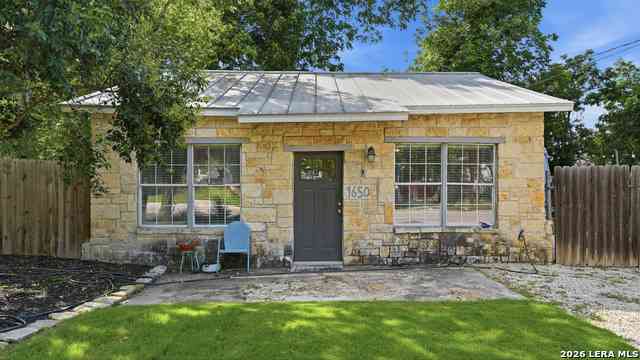 Homes For Sale - 1650 Katy St<br/> New Braunfels, TX 78130