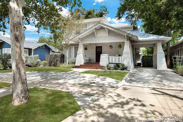 Homes For Sale - 617 E Park Ave<br/> San Antonio, TX 78212