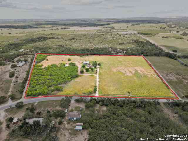 Homes For Sale - 425 Old Pleasanton Rd<br/> San Antonio, TX 78264