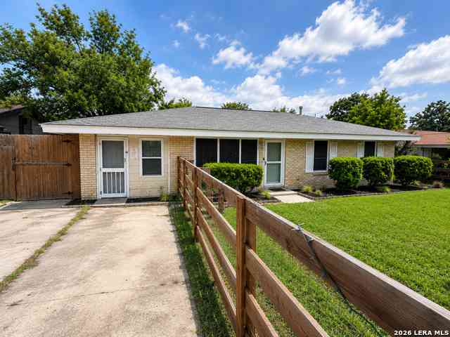 Homes For Sale - 6211 Fir Valley Dr<br/> Bexar County, San Antonio, TX 78242