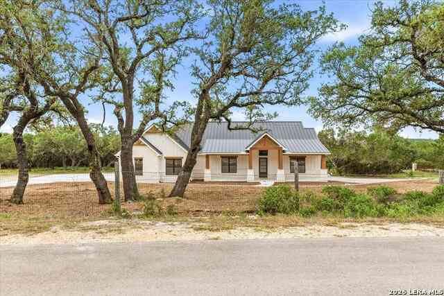 Homes For Sale - 1744 Crossbow<br/> Canyon Lake, TX 78133