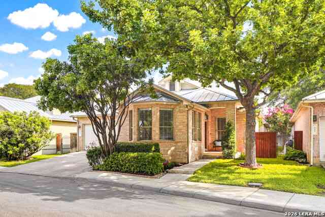 Homes For Sale - 25 Stoneleigh Way<br/> San Antonio, TX 78218