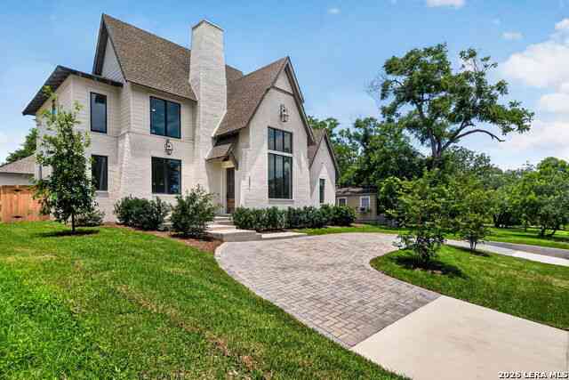 Homes For Sale - 255 Claywell Dr<br/> Alamo Heights, TX 78209
