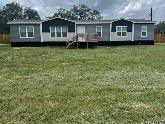 Mobile Home For Sale - 112 County Road 158<br/> Floresville, TX 78114