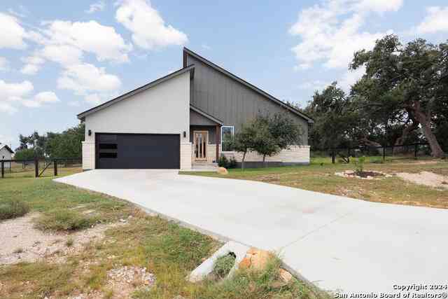 Homes For Sale - 103 Hans Bell<br/> Blanco, TX 78606