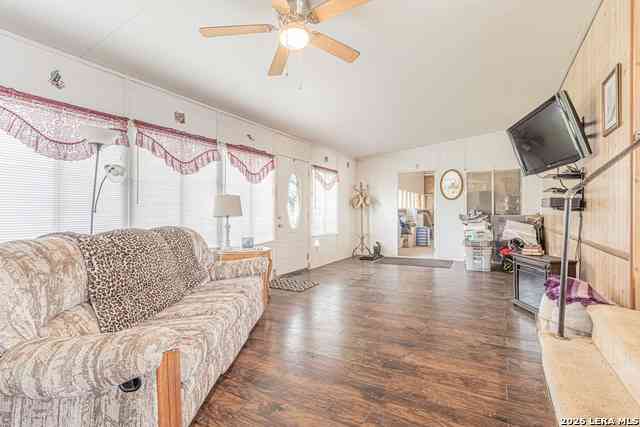 Mobile Home For Sale - 155 Vijil Loop<br/> Cibolo, TX 78108