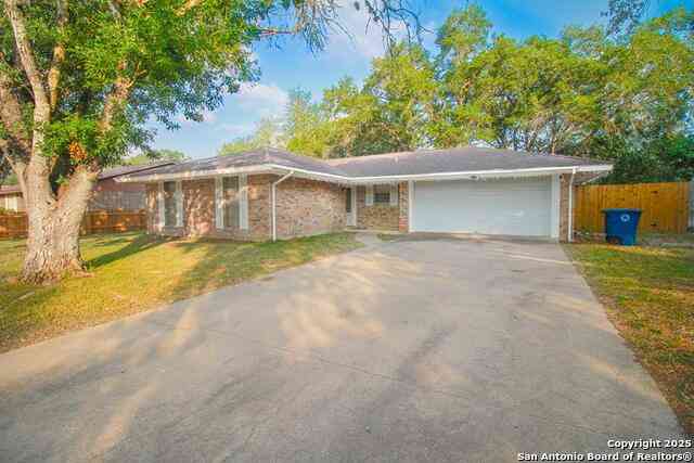 Homes For Sale - 1404 Las Palmas<br/> Beeville, TX 78102