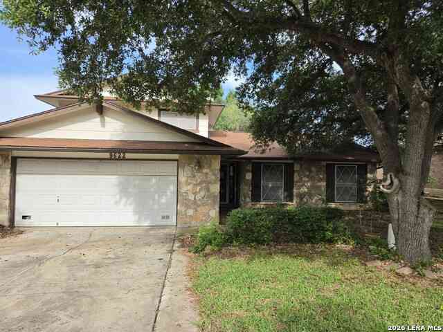 Homes For Sale - 9622 Chelmsford Dr<br/> San Antonio, TX 78239