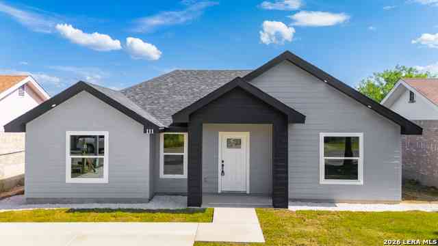 Homes For Sale - 111 Costa Rica Dr<br/> Eagle Pass, TX 78852