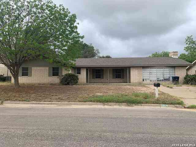 Homes For Sale - 2019 Renee Dr<br/> Eagle Pass, TX 78852