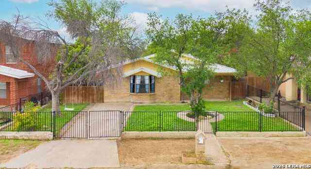 Homes For Sale - 1615 Buckley Ave<br/> Maverick County, Eagle Pass, TX 78852