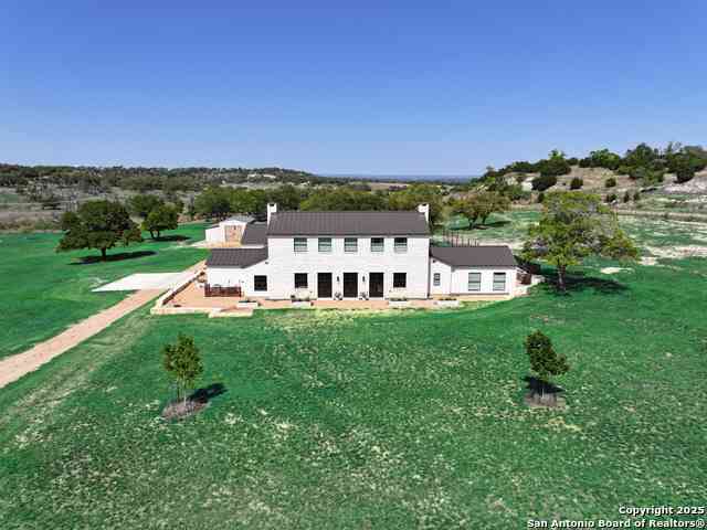 Homes For Sale - 130 Overlook Dr<br/> Fredericksburg, TX 78624